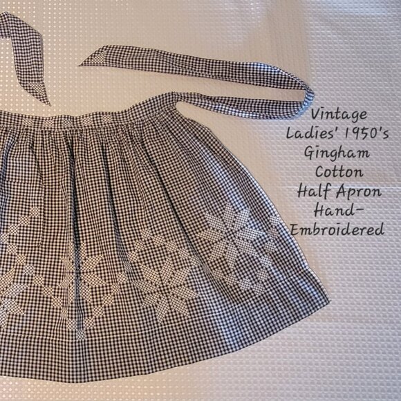 Vintage Ladies' Hand-Embroidered Gingham Cotton Apron - Picture 1 of 2